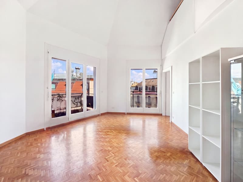Duplex de 4 pièces avec balcon en attique (1)