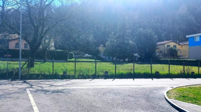 Caslano: Terrain constructible ? Opportunité unique à proximité du lac et dans un quartier résidentiel exclusif (3)