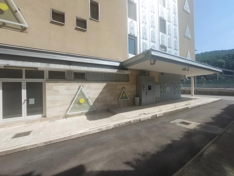 Chiasso - EDIFICIO COMMERCIALE (7)