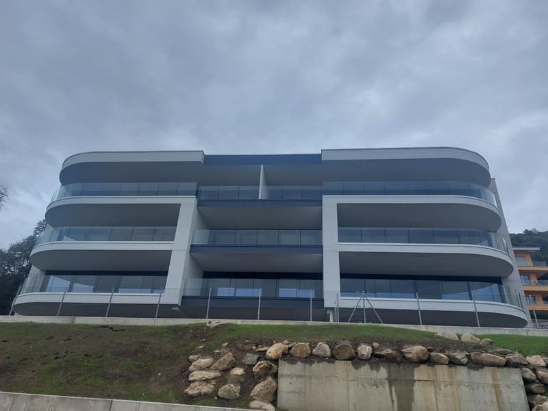 Montagnola: Appartement de luxe avec vue panoramique et jardin privé (2)