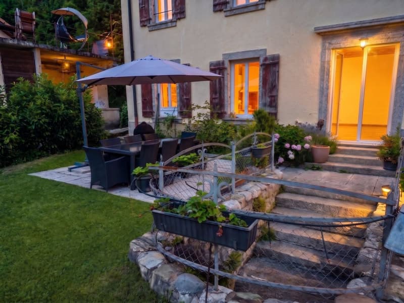 Duplex of character with private garden of 760 m² in a privileged environment (2)