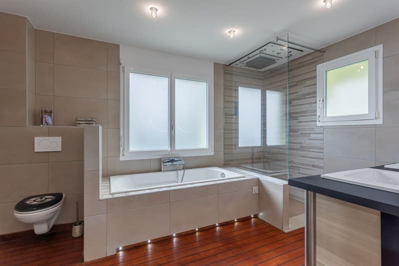 Villa de 5.5 pièces : Elégance contemporaine et panorama d'exception ! (5)