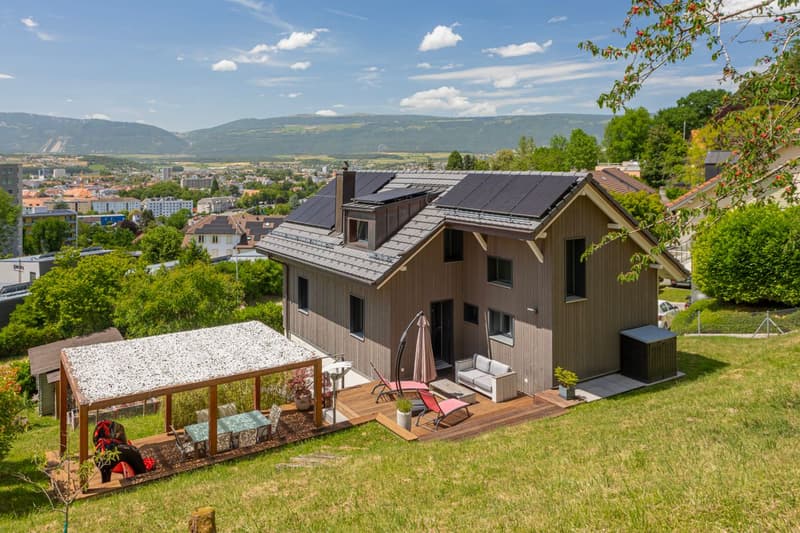 Élégante propriété familiale avec vue dégagée sur le Jura (1)