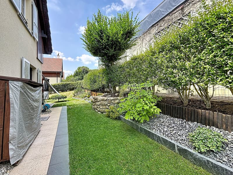 House - Semi-Detached Villa with 4.5 Rooms - Chézard-St-Martin (2)