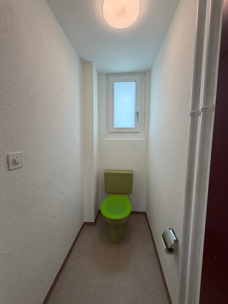 CENTRALLY LOCATED, PRACTICAL GOOD CONDITION (NEW KITCHEN) (6)