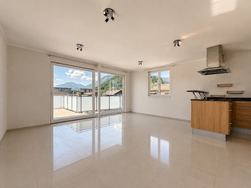 Exklusive Attika-Maisonette mit Panorama-Aussicht in bester Lage von Stansstad (3)