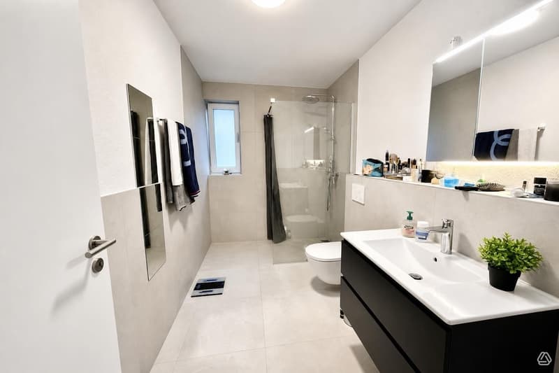 Gemütliche 2.5-Zimmer-Wohnung mit Balkon in Seon (3)