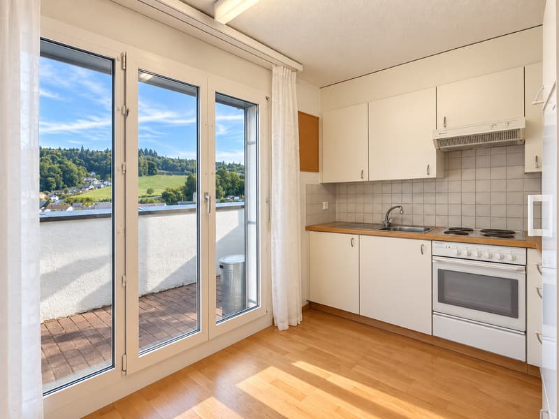 Charmante Dachwohnung mit Balkon und schöner Aussicht in Zofingen (4)