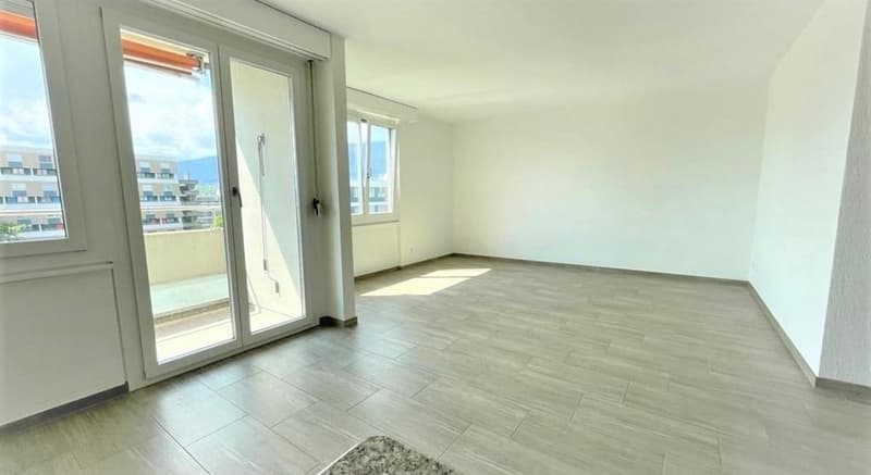 Helle 4.5-Zimmer-Wohnung mit Balkon in Bellach – sofort verfügbar! (2)