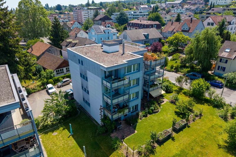 Appartement spacieux de 5,5 pièces avec deux balcons dans un quartier calme (1)
