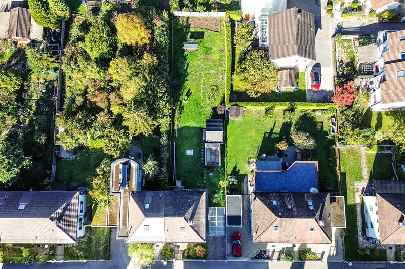 Doppelhaushälfte mit Charme und grossem Garten (3)