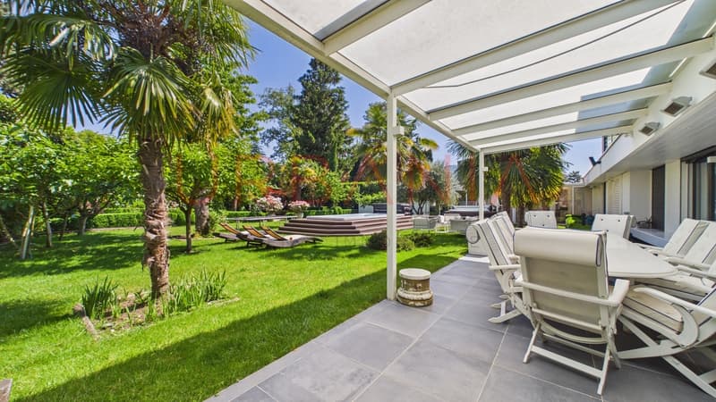 Villa familiale rénovée avec piscine et grand terrain (5)