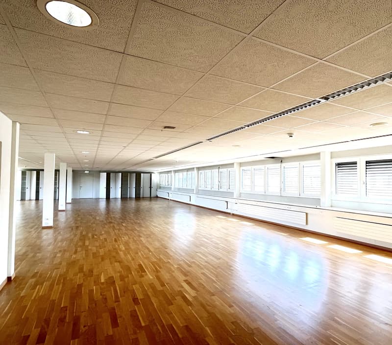 Espace Bureau Ouvert à Louer Immédiatement (3)