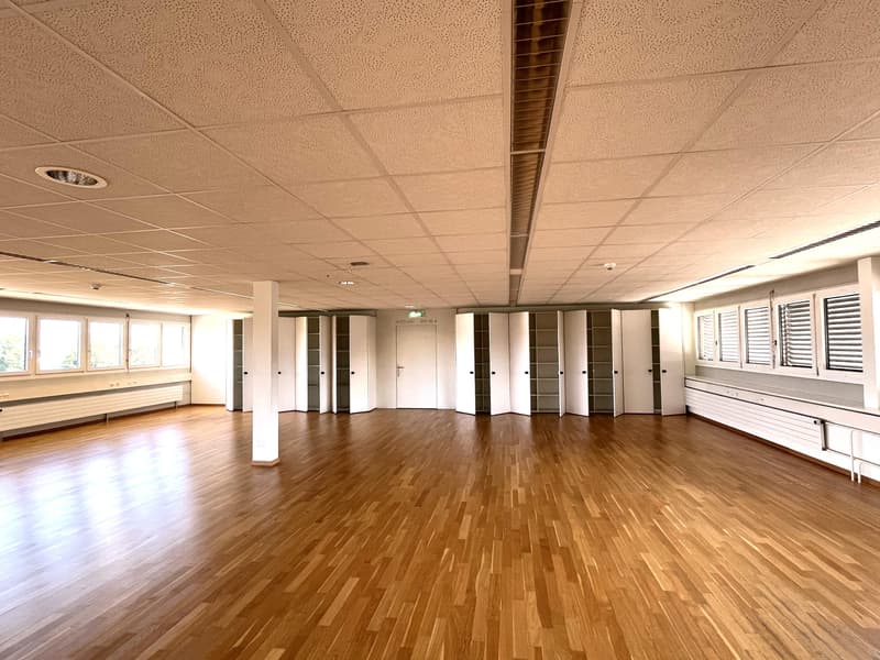Espace Bureau Ouvert à Louer Immédiatement (5)