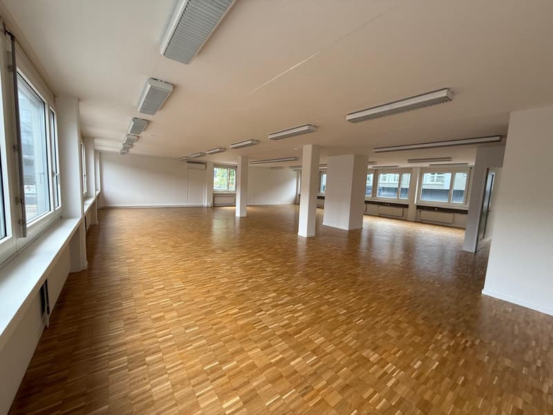 Espace de bureau spacieux à louer à Dietikon (2)