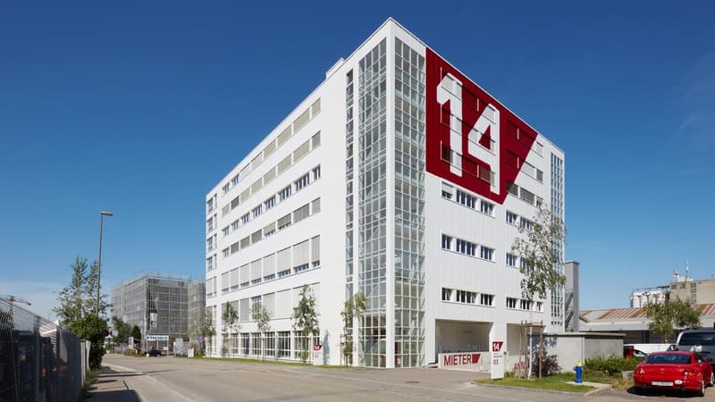 Expanded office in top location (1)