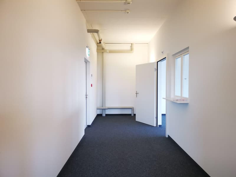 Expanded office in top location (2)