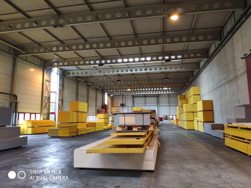 Temporaire du 01.07.- 31.12.26 - Hall industrielle avec 741 m2 de surface, 8 mètres de hauteur de pièce (3)