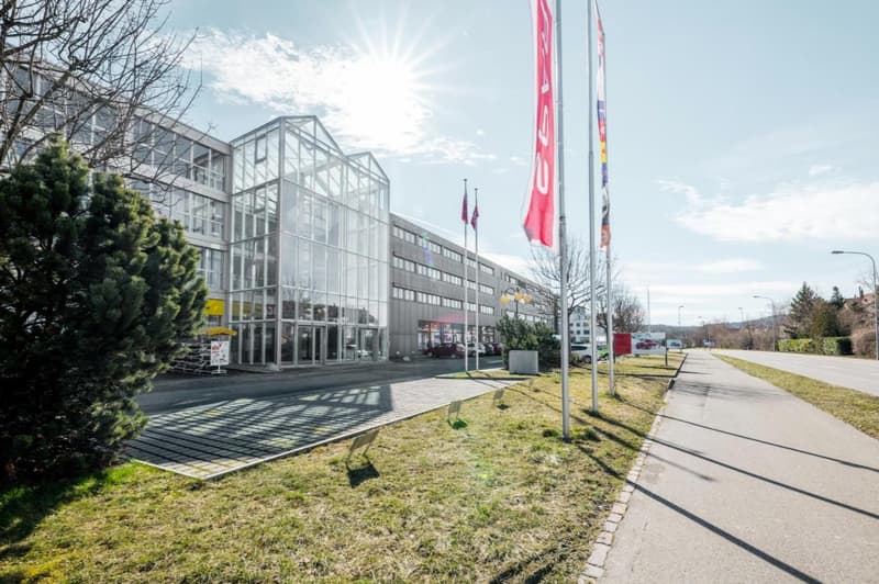 Spazio di magazzino in affitto a Niederhasli (1)