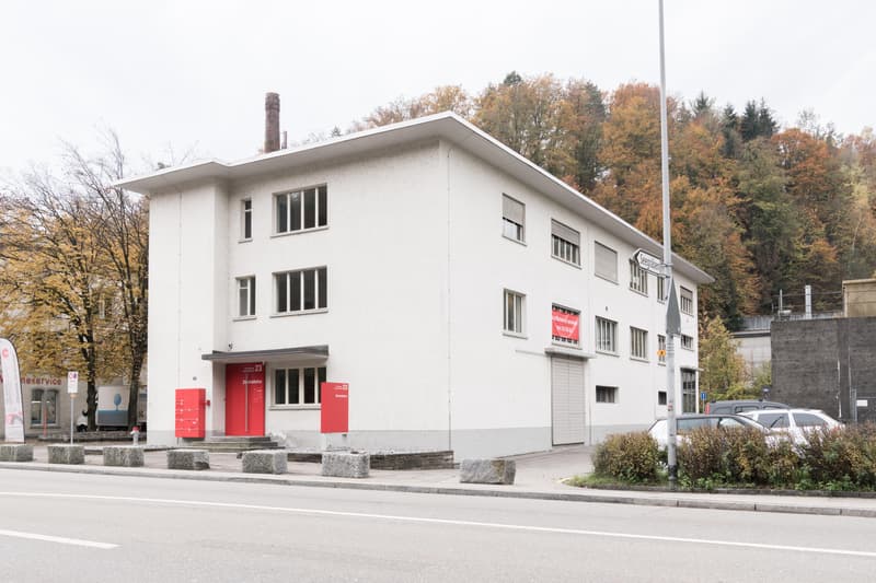 Attractive office space for rent (1)