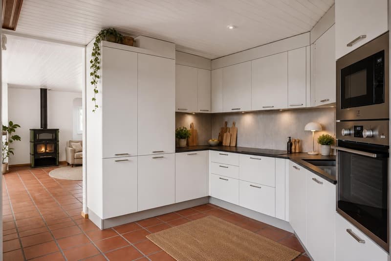 Modernized 4.5-room apartment in a quiet, natural location (2)