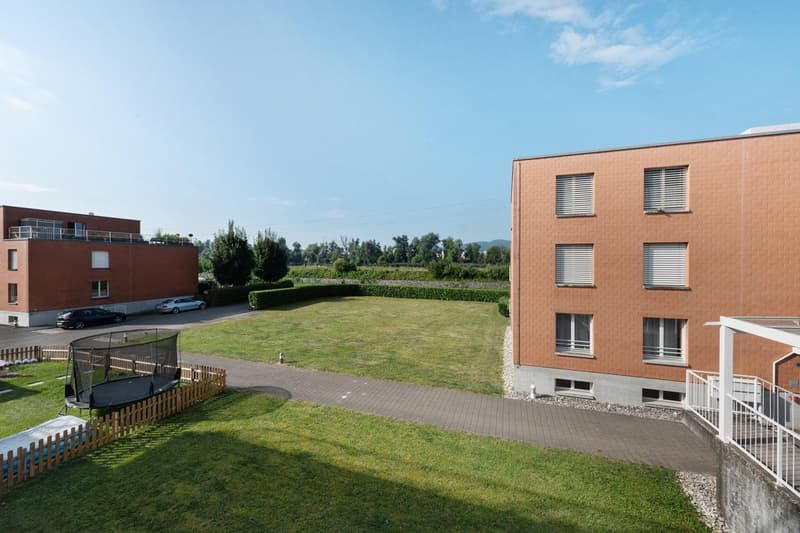 Ampio appartamento giardino di 3,5 locali con vista sull'Aare (1)