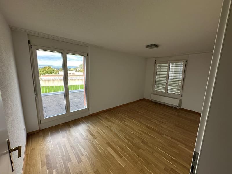 Grosszügige 3.5-Attikawohnug mit grosser Terrasse 73,5m2 mit Blick zur Aare (3)