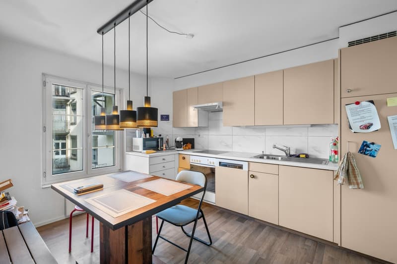 Charmant appartement mansardé avec terrasse dans la vieille ville d'Arbon (4)