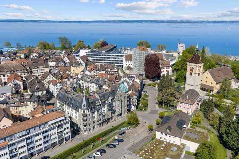 Charmant appartement mansardé avec terrasse dans la vieille ville d'Arbon (6)