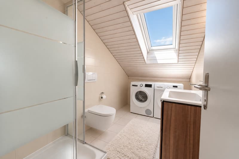 Helle Dachwohnung mit Seesicht (6)