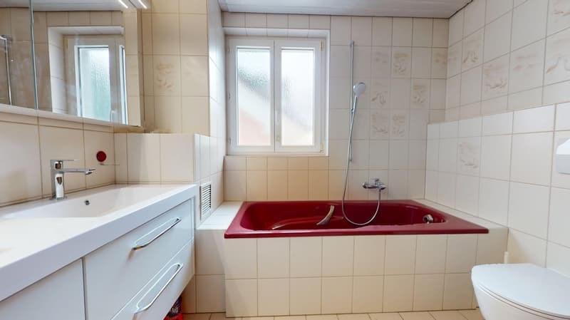 Charmanter 4.5-Zimmer-Hausteil mit Terrasse, Garten und Kachelofen in Rekingen (7)