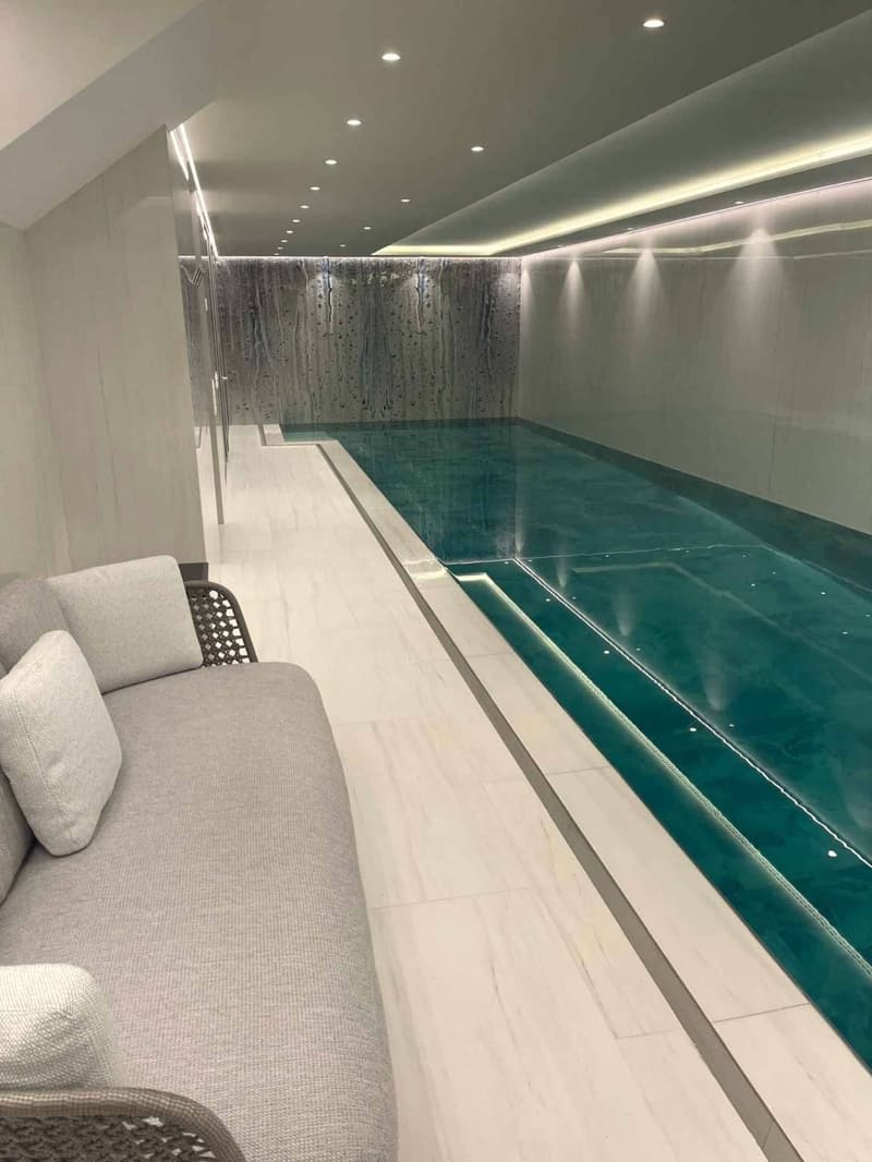 Proprietà lussuosa di 10 locali - Vista impareggiabile - Piscina interna (10)