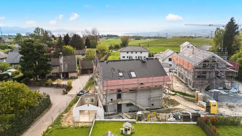 Contemporary new exceptional villa comprising two independent apartments (11)