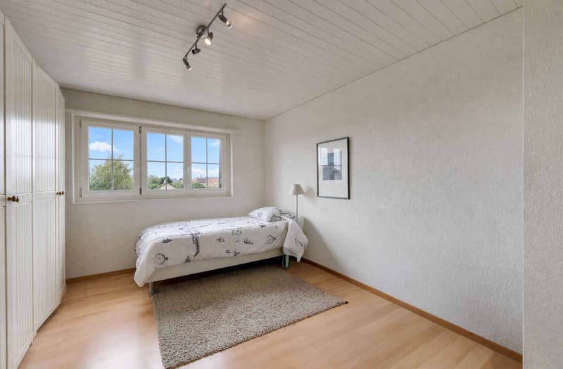 Maison individuelle de 7.5 pièces Beau jardin avec piscine (11)