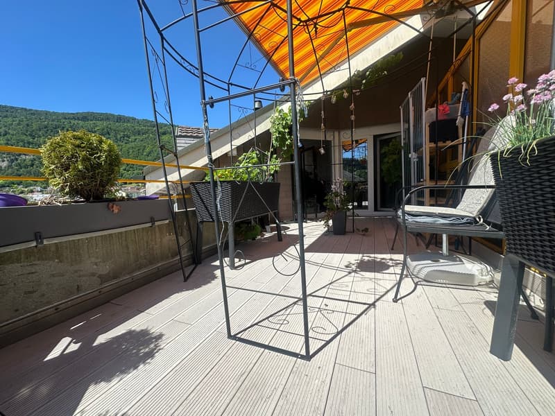 Appartement mansardé de 4,5 pièces confortable avec terrasse (2)