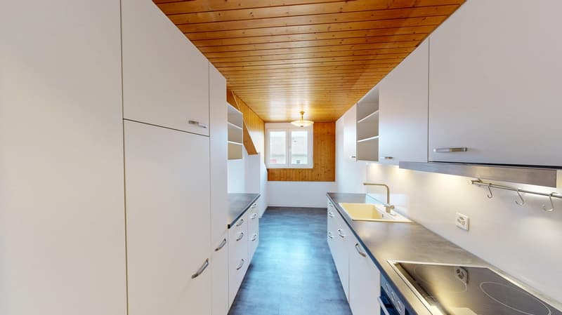 Grosszügige 4.5-Zimmer-Dachwohnung mit Charme in Pieterlen (4)