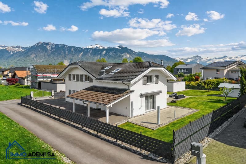 Spacious individual villa of 269 m² with 2 apartments, on a 1'009 m² plot in Le Bouveret! (2)