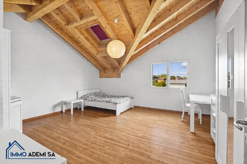 Spacious individual villa of 269 m² with 2 apartments, on a 1'009 m² plot in Le Bouveret! (21)