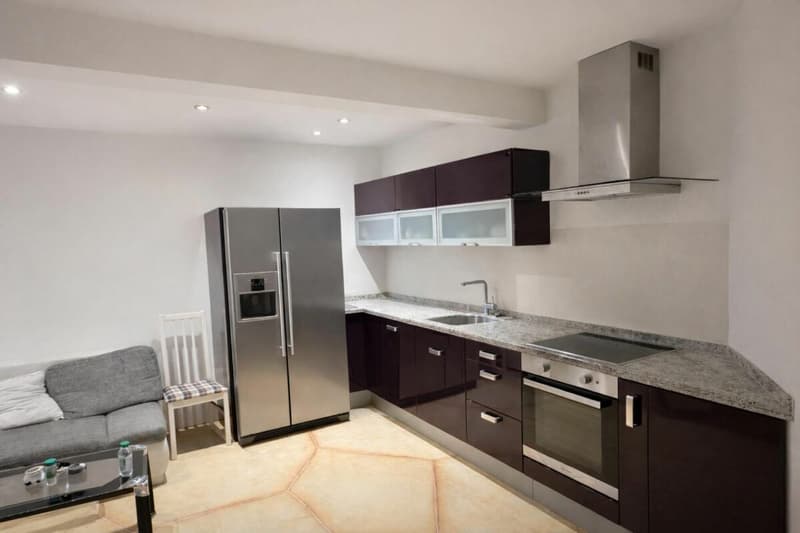 Appartement attractif avec espace de sièges ensoleillé (2)