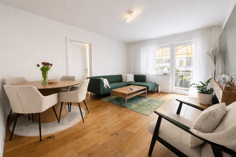 BRIGHT, COMPACT, CHARMING AND CENTRAL (1)