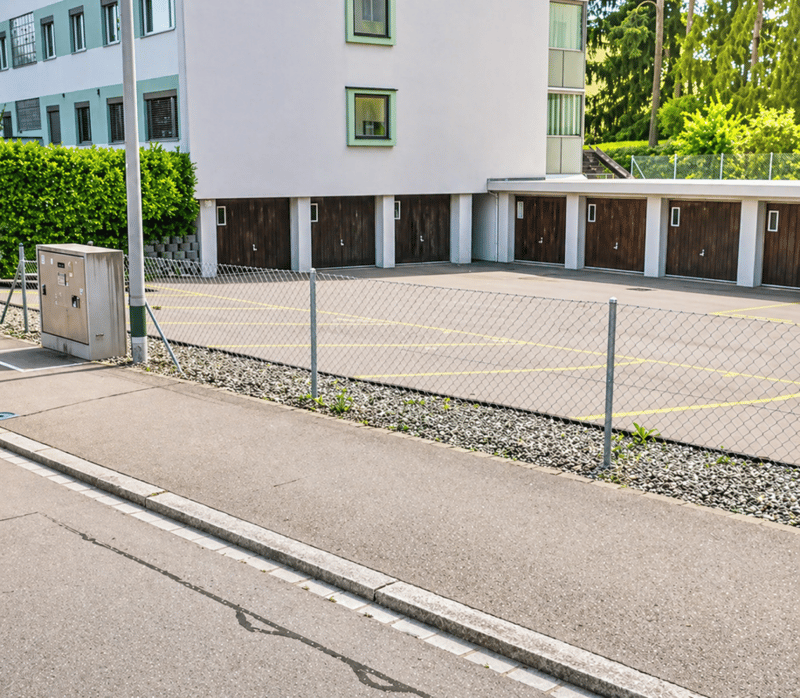 PARKPLATZ AN ZENTRALER LAGE (1)