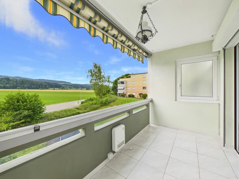 Sunny balcony with a far-reaching view into the green (6)
