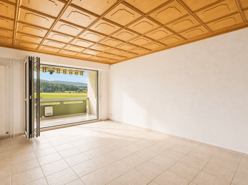 Sunny balcony with a far-reaching view into the green (2)