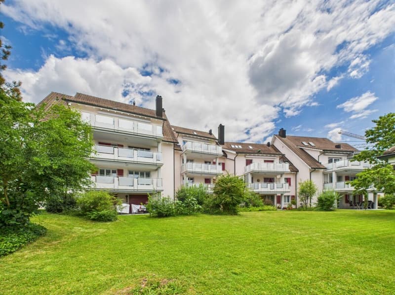 ZENTRAL MIT GROSSZÜGIGEM BALKON (6)