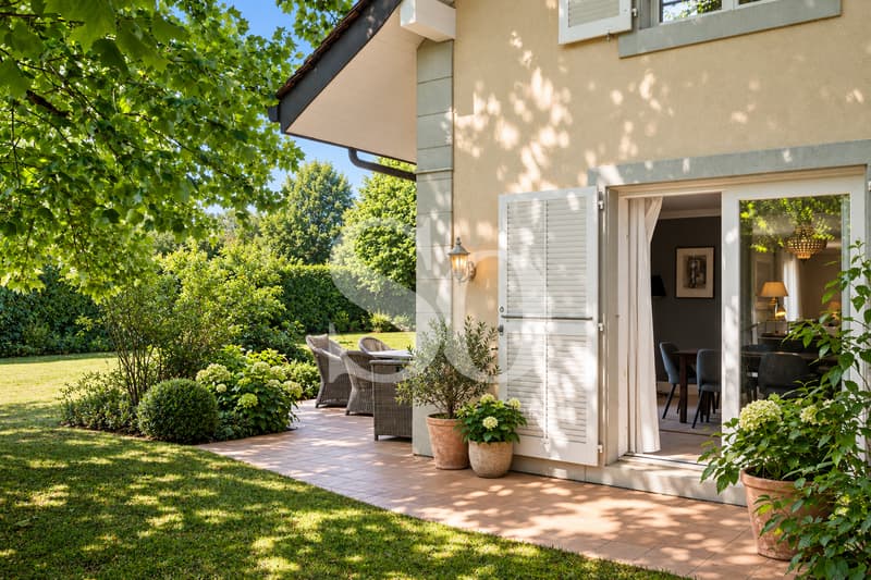 Exclusivité: Élégante villa familiale sur une vaste parcelle à quelques pas du lac (12)