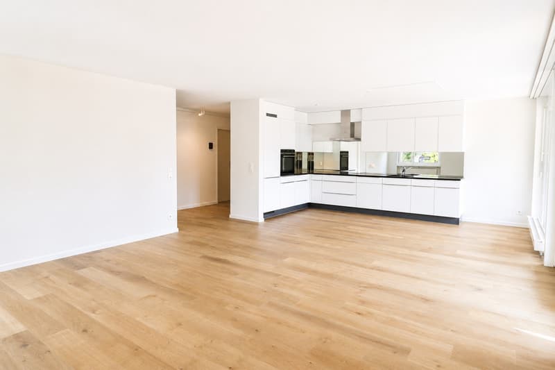 Grosszügige 3.5-Zimmerwohnung mit Gartensitzplatz in Oberbuchsiten (2)