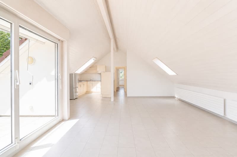 Dachwohnung mit Charme in Windisch (2)