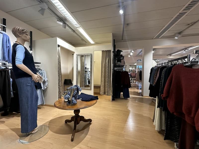 Negozio in posizione centrale (5)