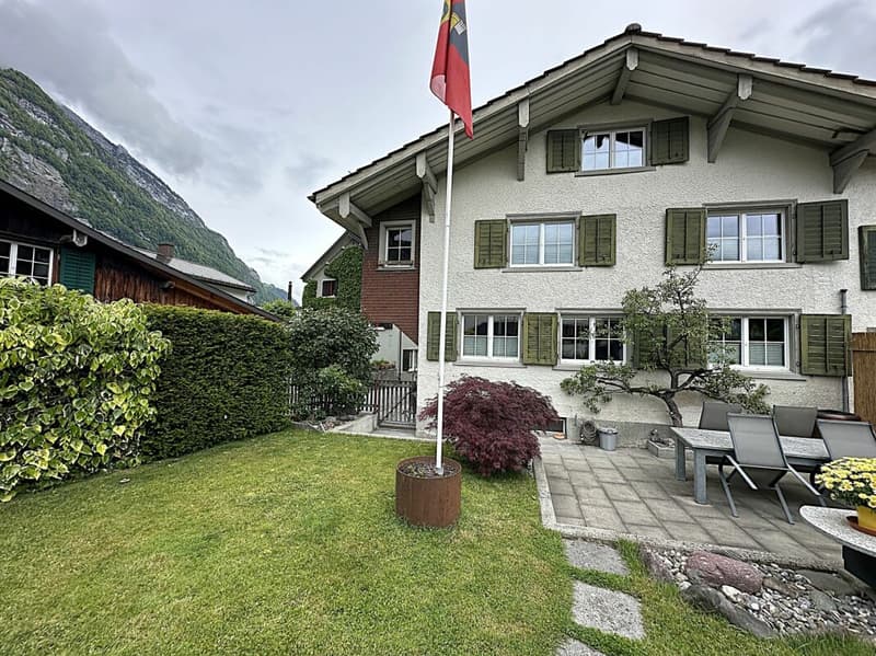 7.5 room single-family house with beautiful garden (1)
