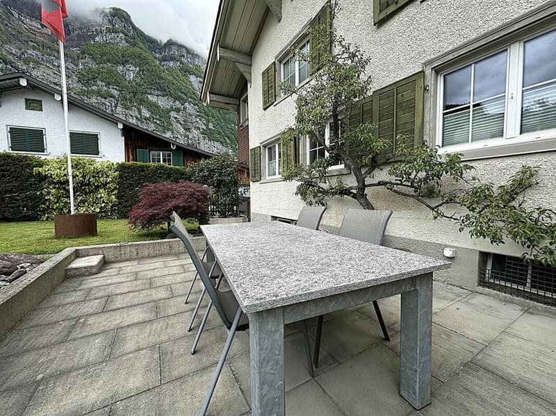7.5 room single-family house with beautiful garden (10)